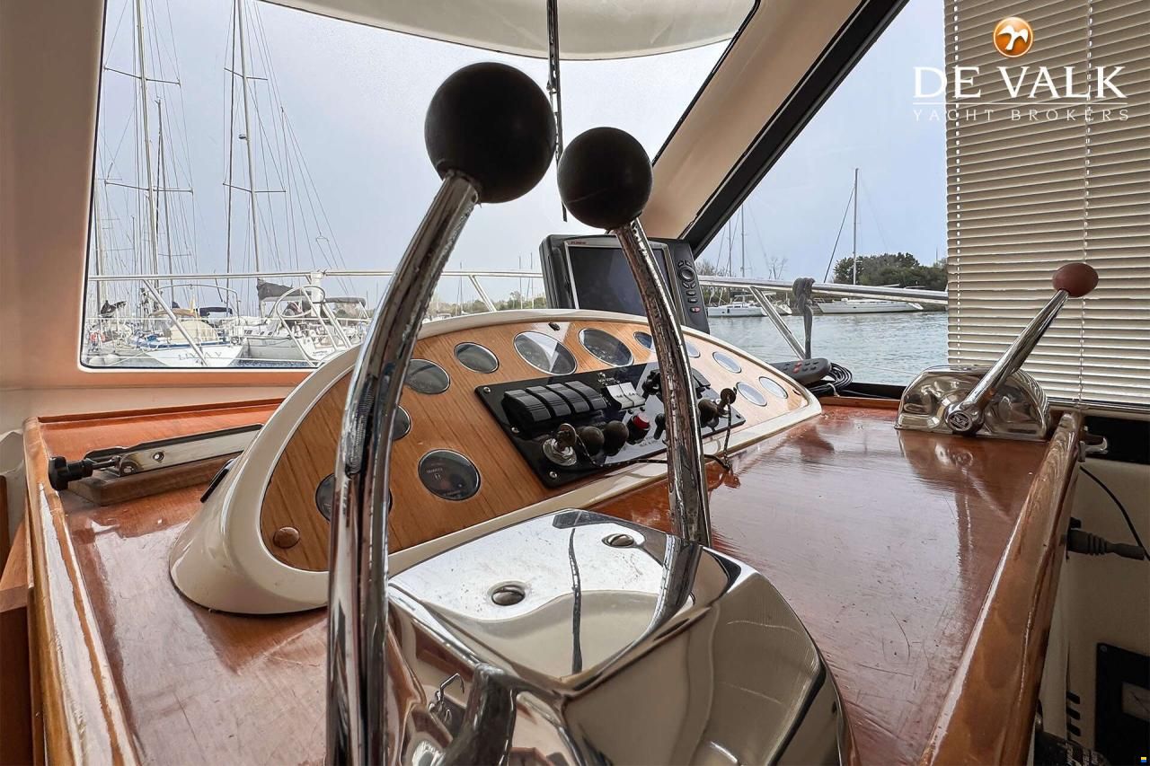Riviera 33 Flybridge