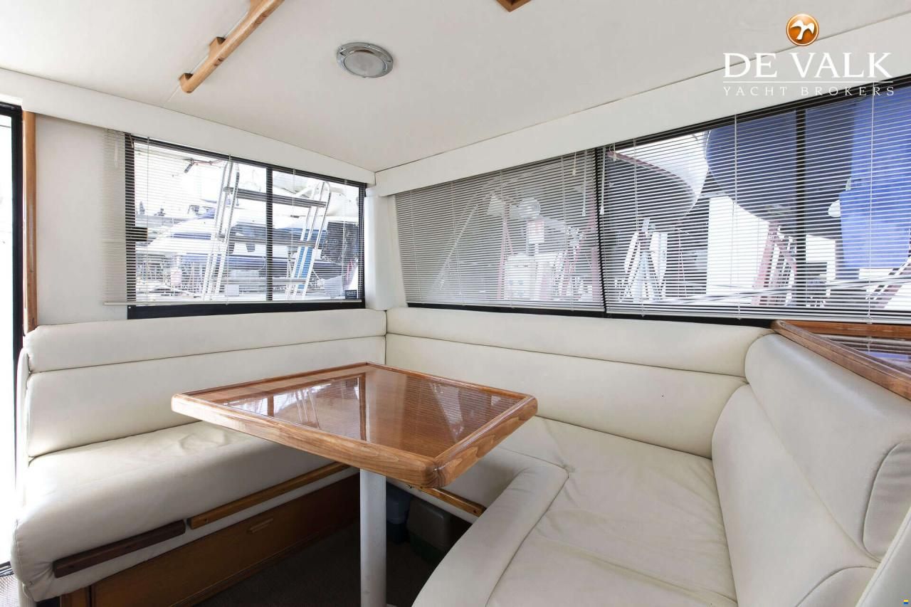 Riviera 33 Flybridge
