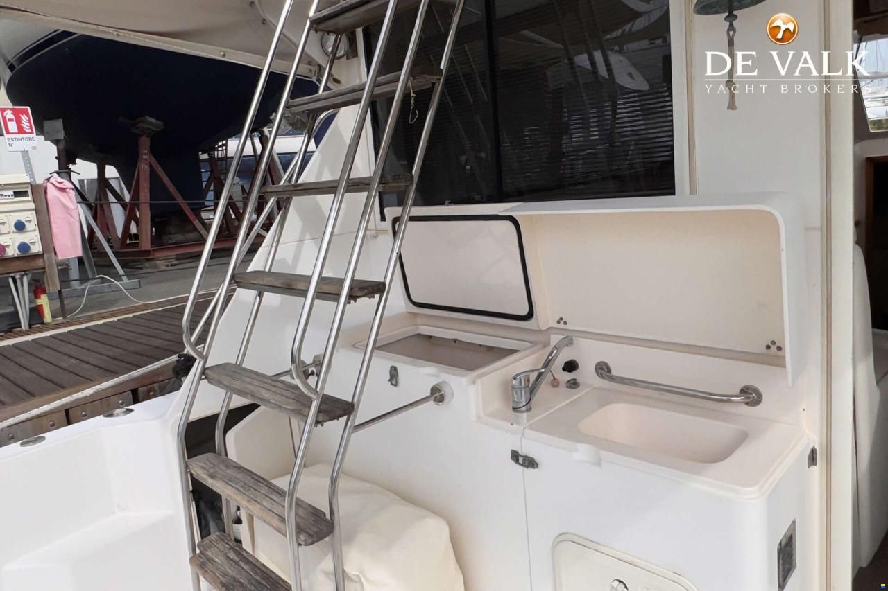 Riviera 33 Flybridge