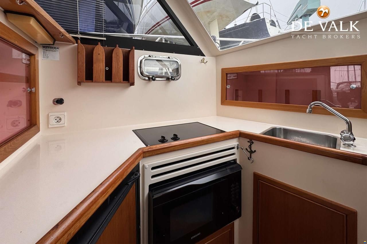 Riviera 33 Flybridge