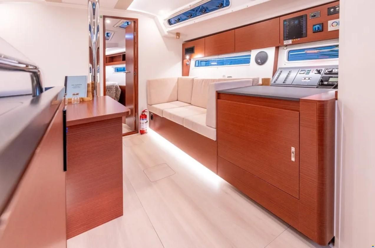 Hanse 410