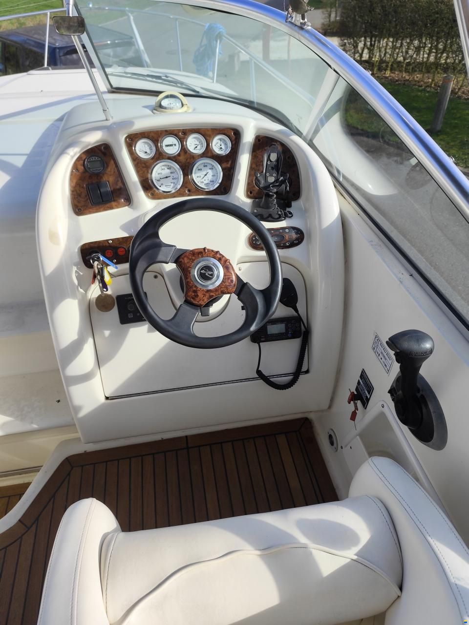Sea Ray Sundancer 275