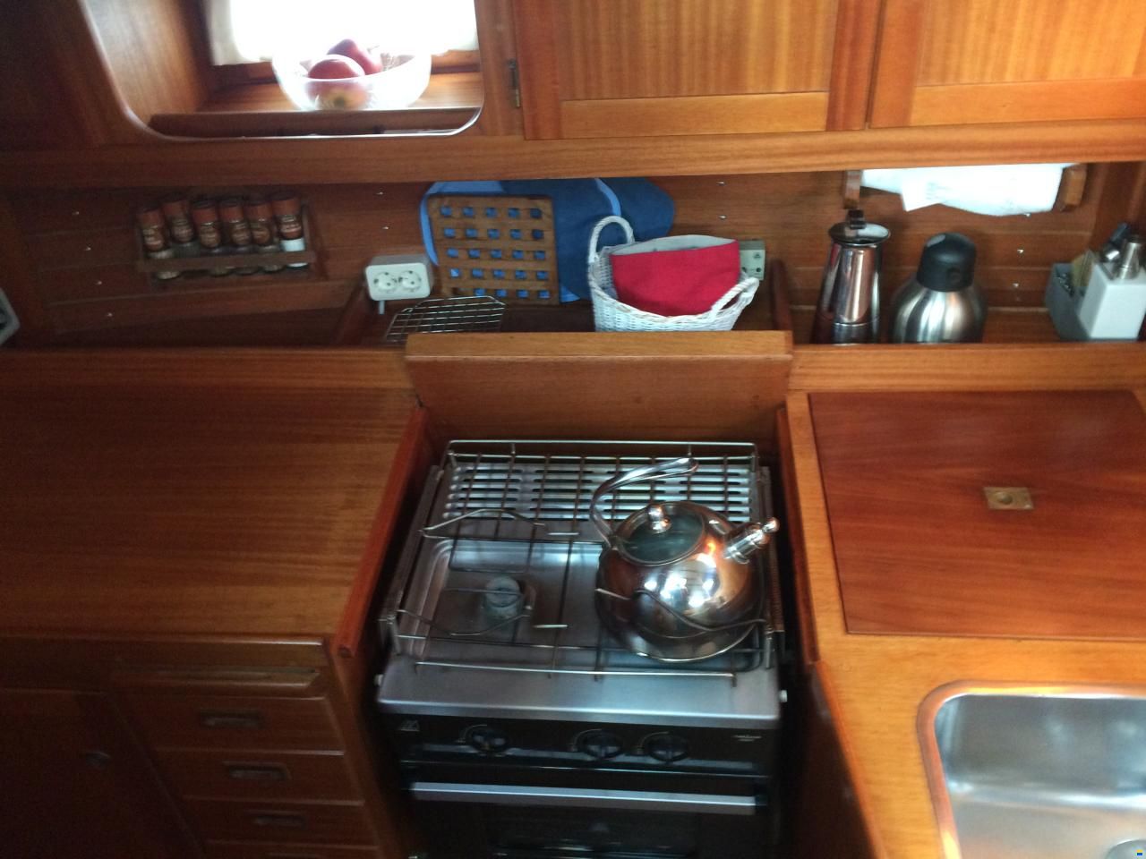 Aphrodite 40