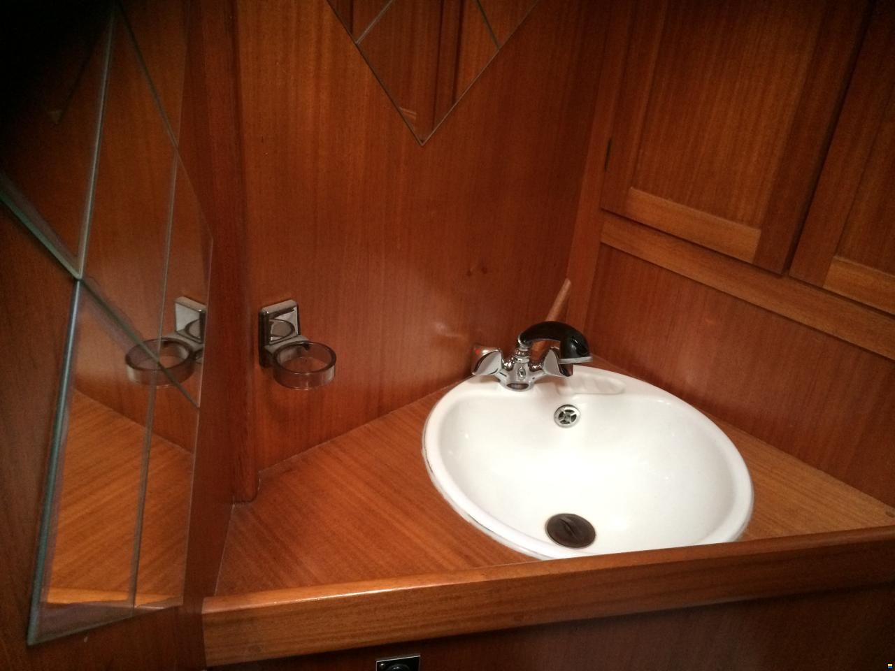 Aphrodite 40