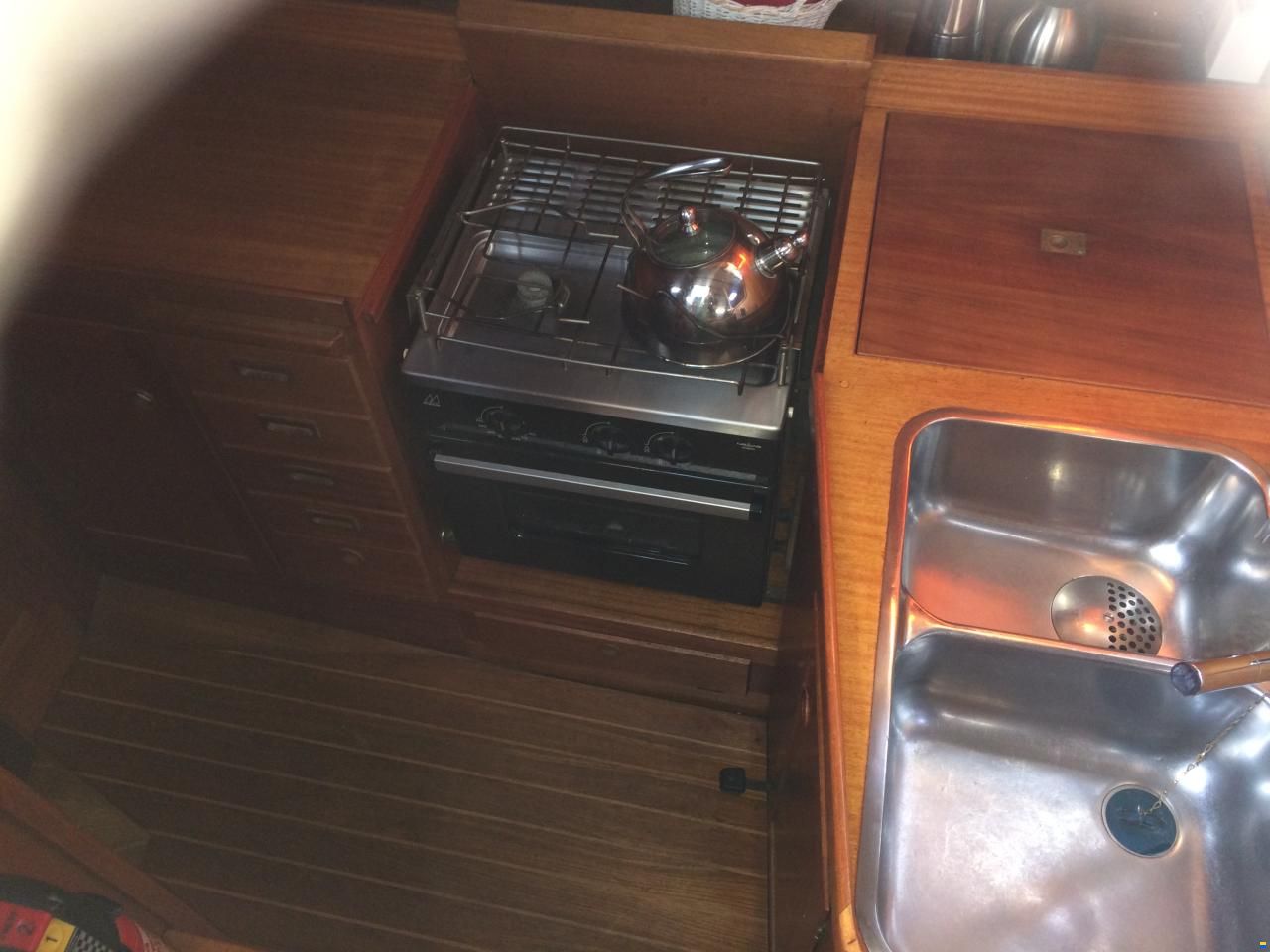 Aphrodite 40