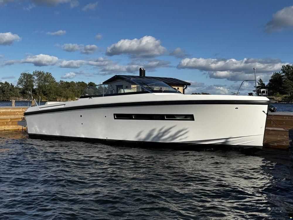 Delta Powerboats 33 Open