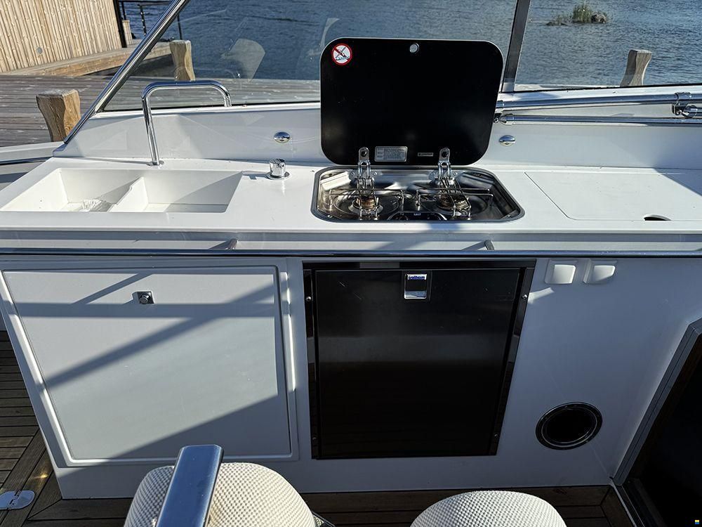 Delta Powerboats 33 Open