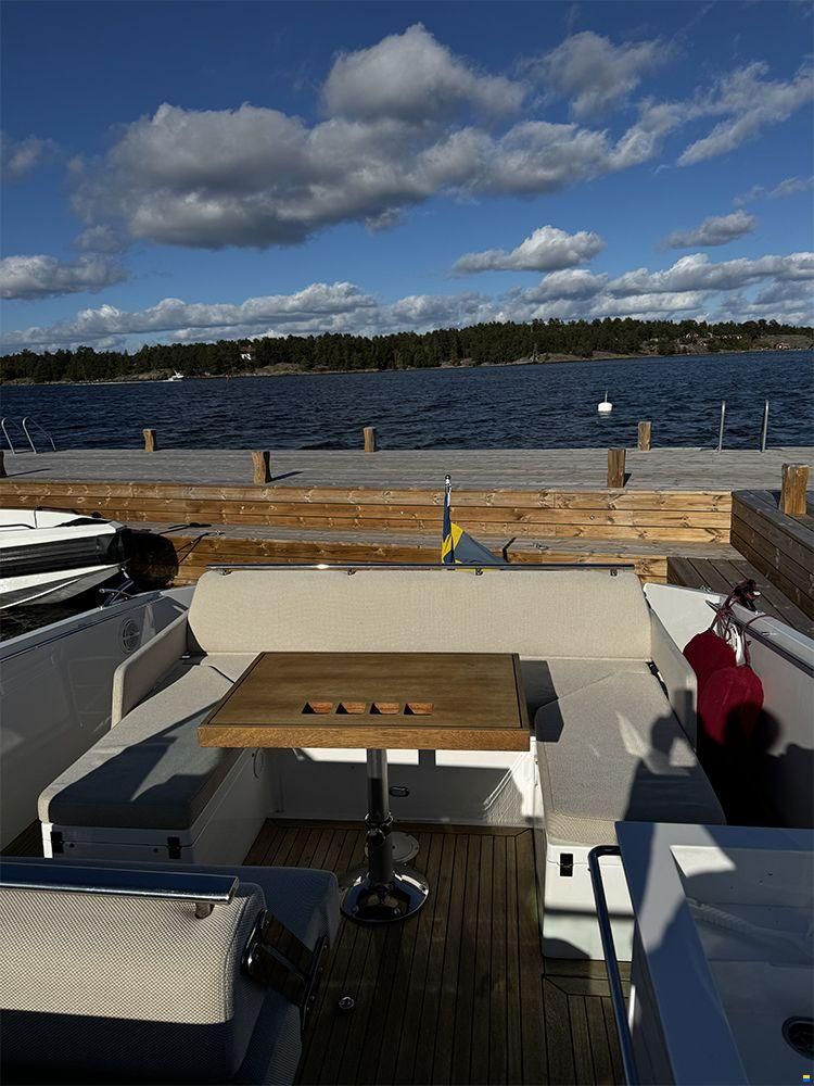 Delta Powerboats 33 Open