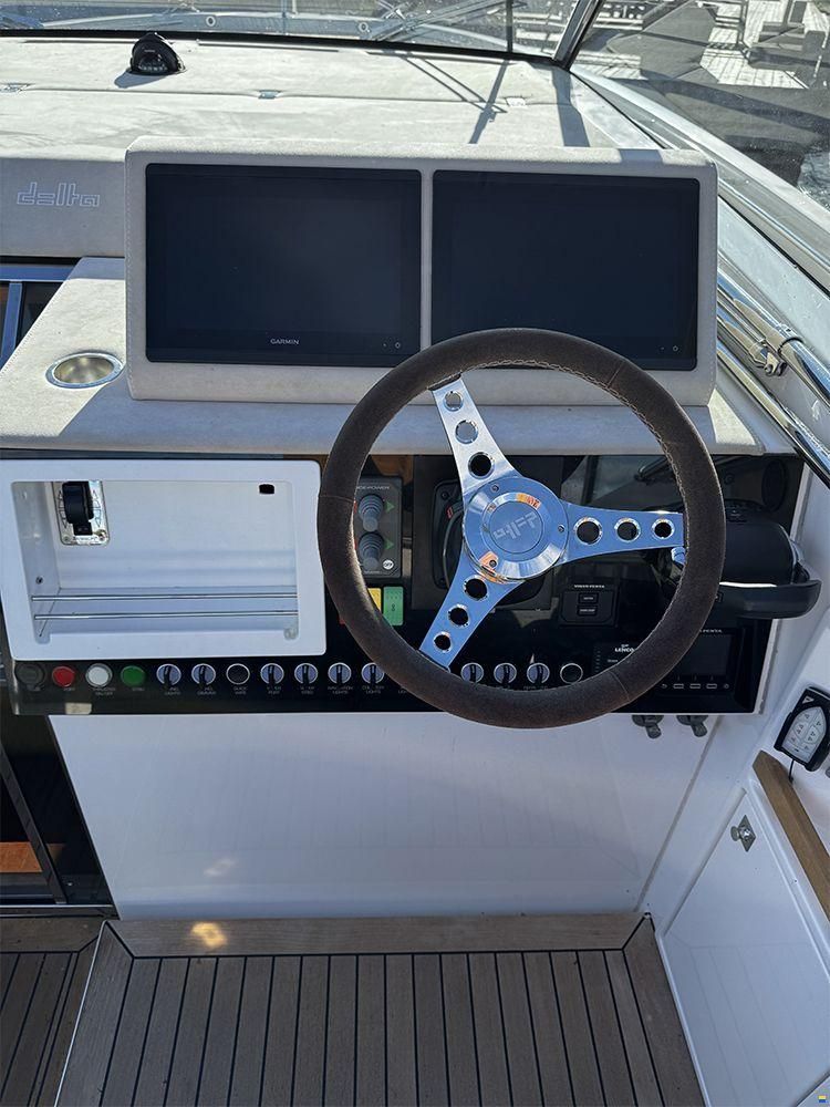Delta Powerboats 33 Open
