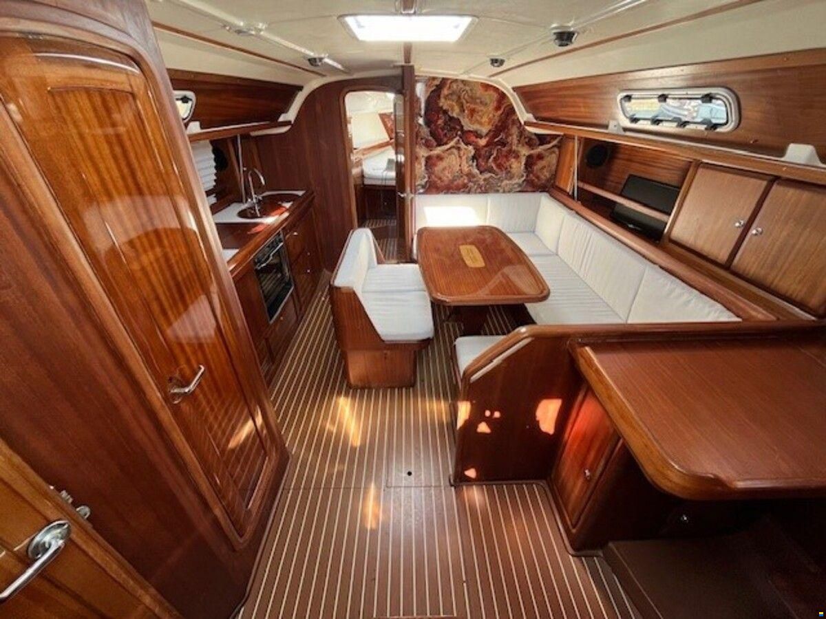 Bavaria 38