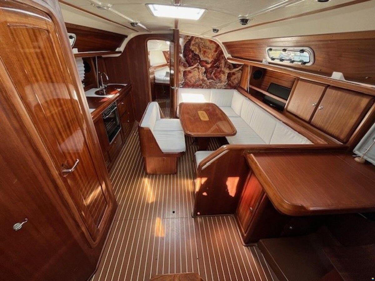 Bavaria 38