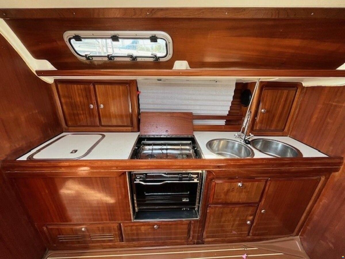 Bavaria 38