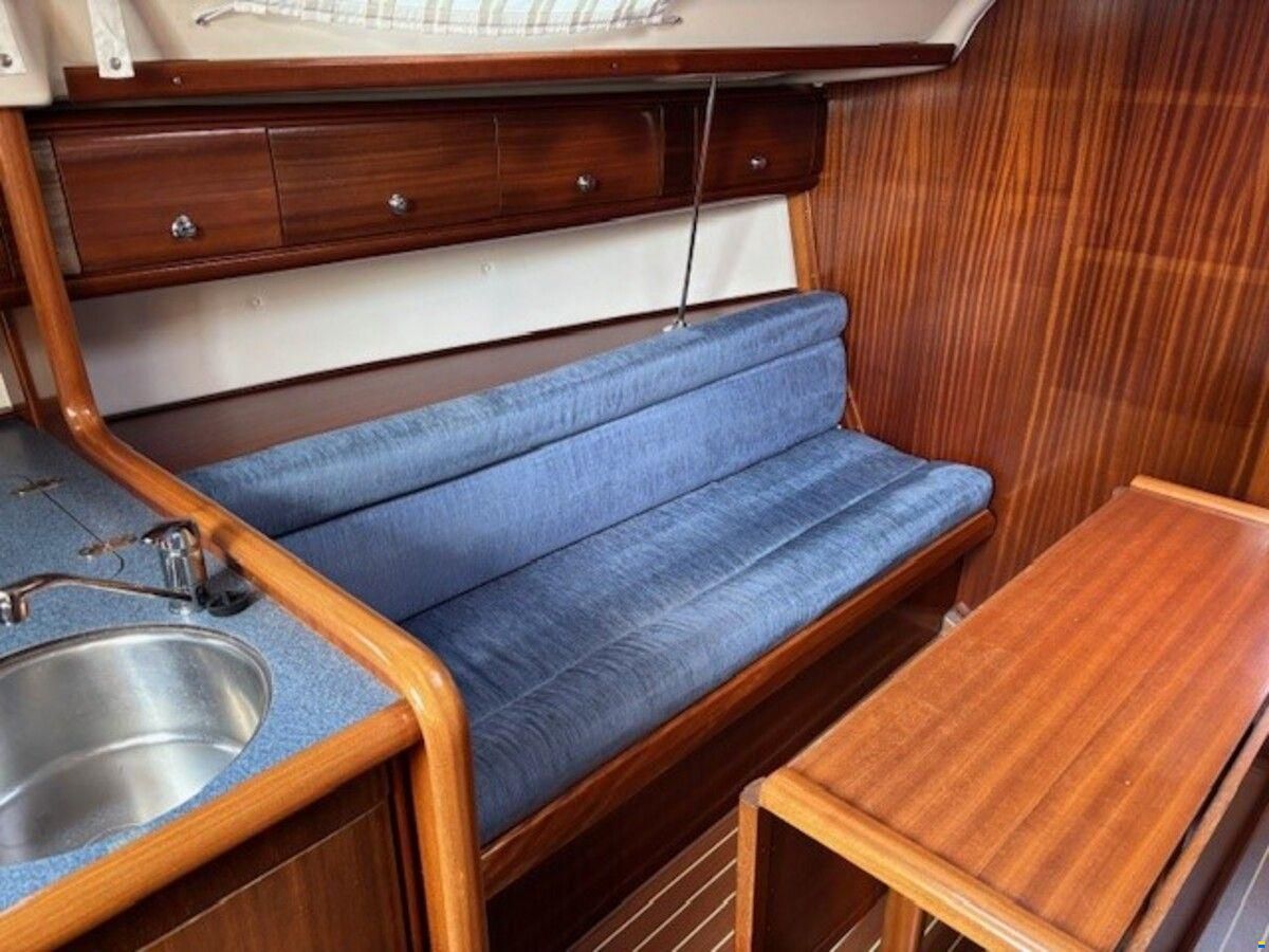 Bavaria 32