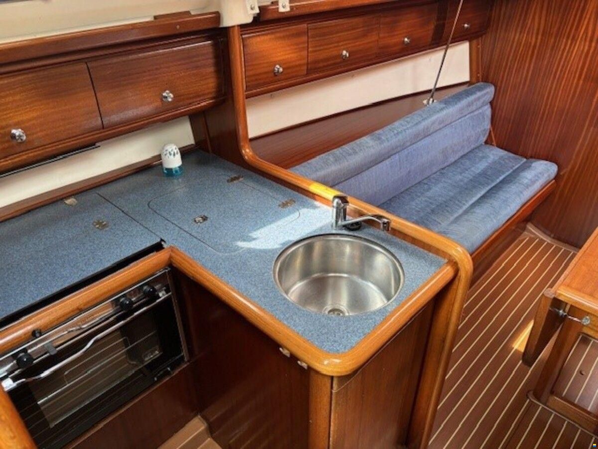 Bavaria 32