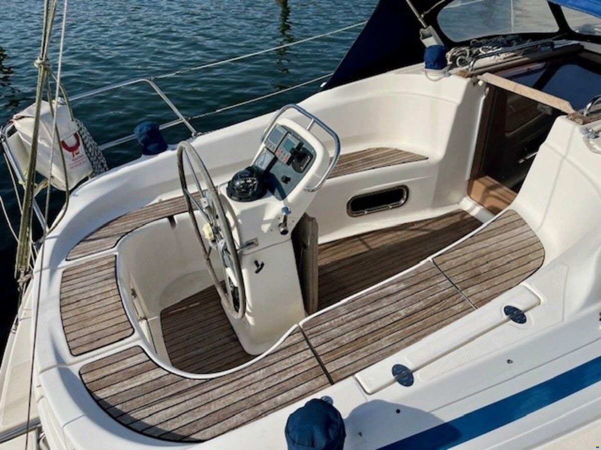 Bavaria 32