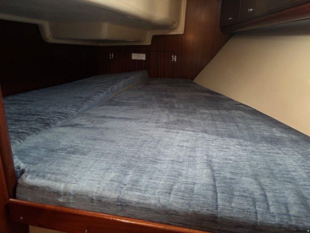 Bavaria 32