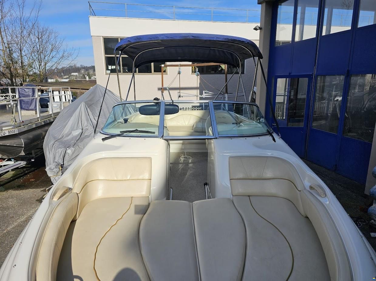 Sea Ray 210 Sundeck Bowrider