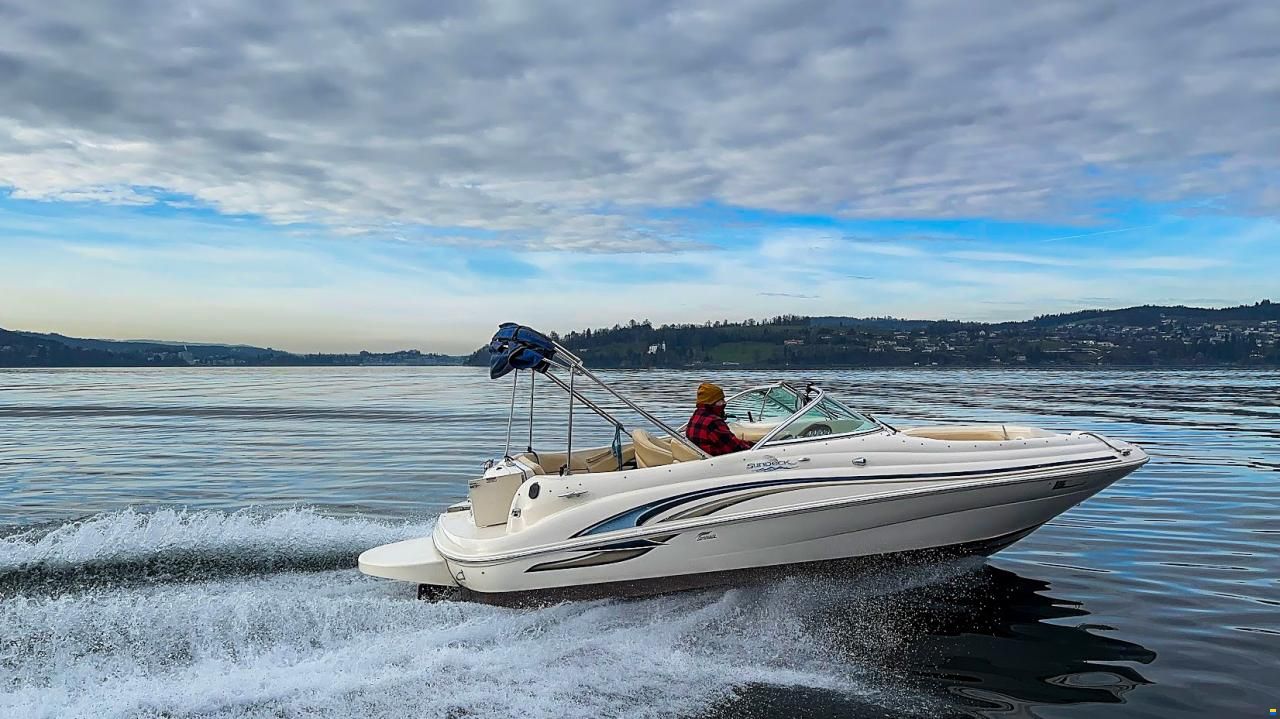 Sea Ray 210 Sundeck Bowrider