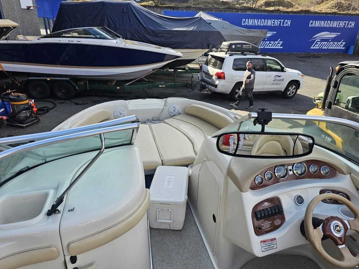 Sea Ray 210 Sundeck Bowrider