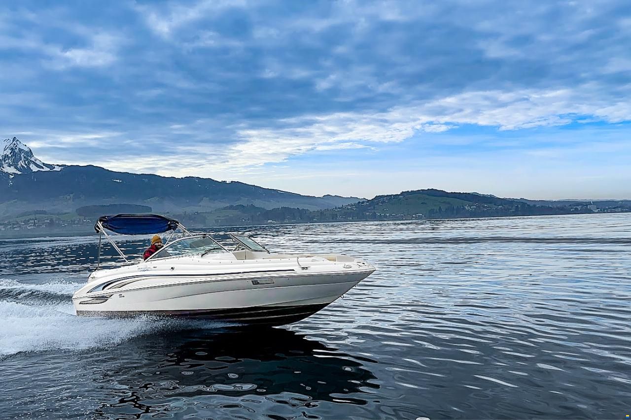 Sea Ray 210 Sundeck Bowrider