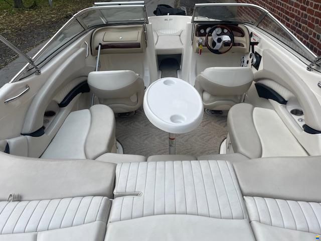 Glastron GXL235