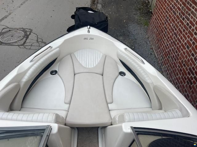 Glastron GXL235