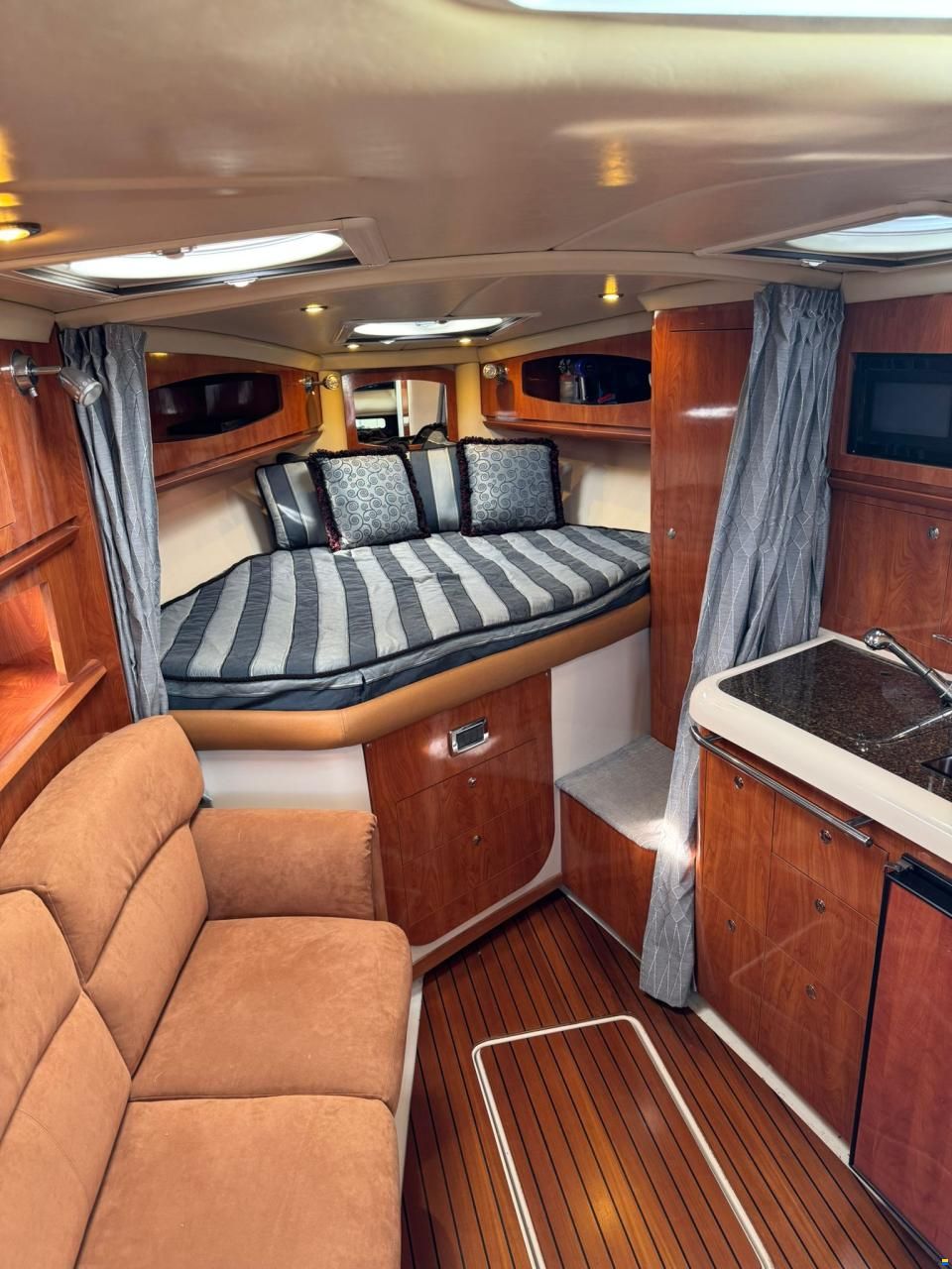 Four Winns Vista 318