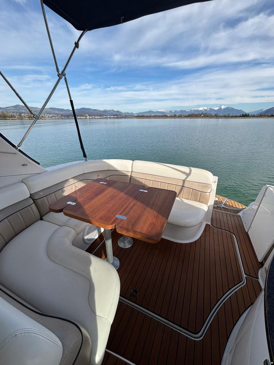 Four Winns Vista 318