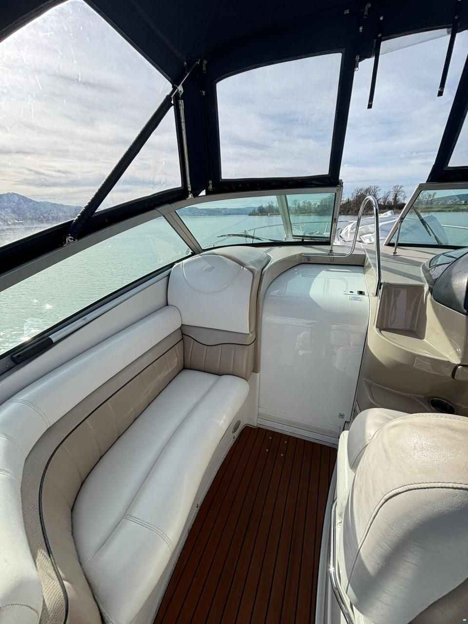 Four Winns Vista 318