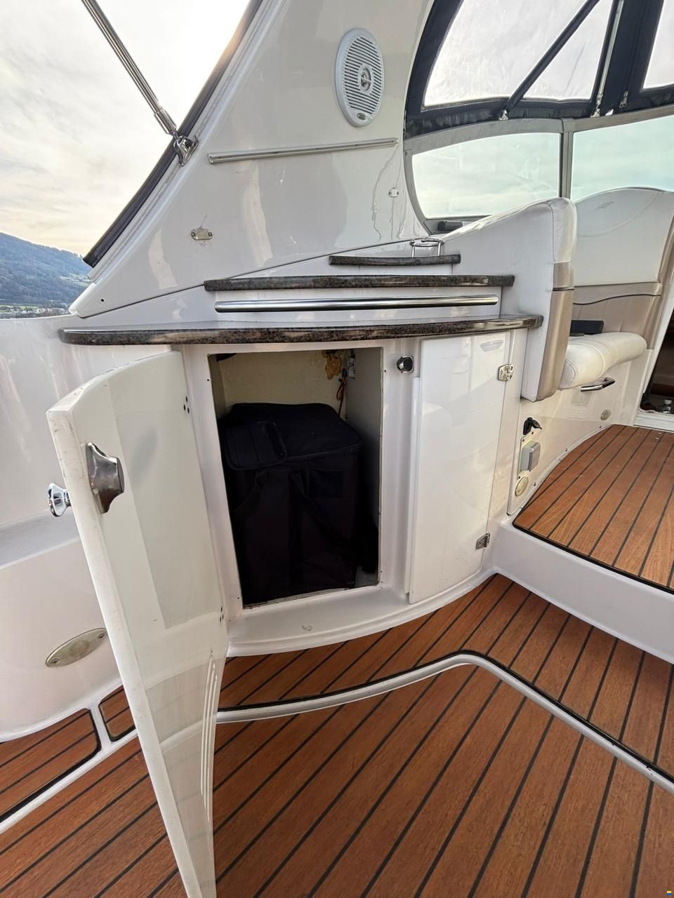 Four Winns Vista 318