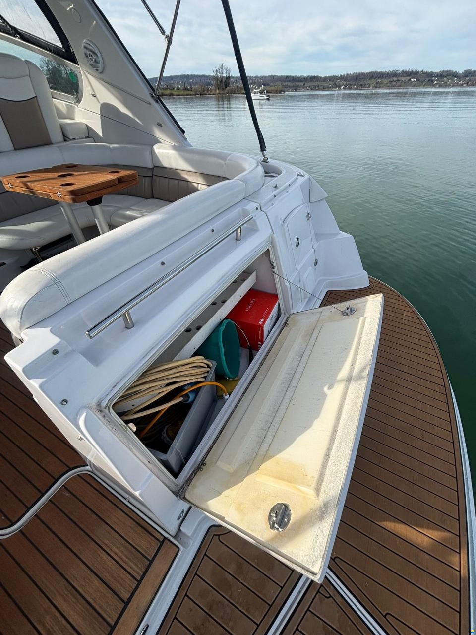 Four Winns Vista 318