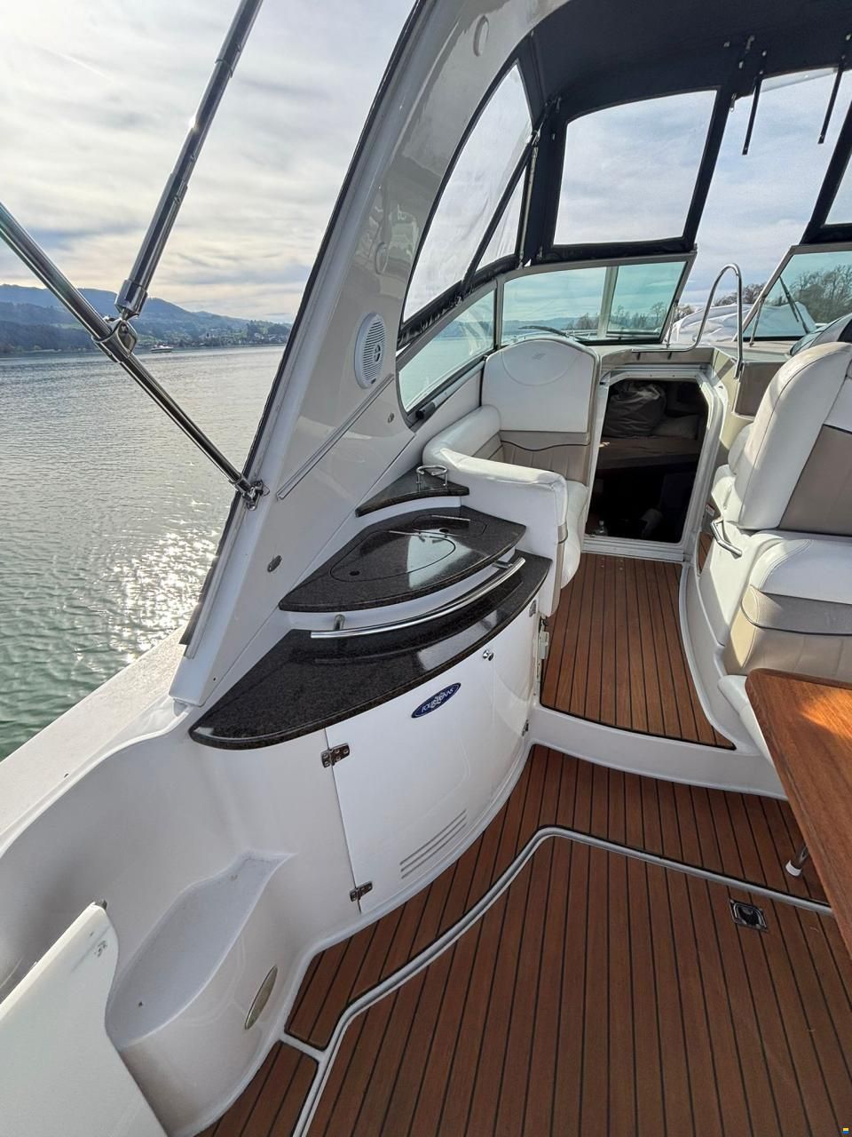 Four Winns Vista 318