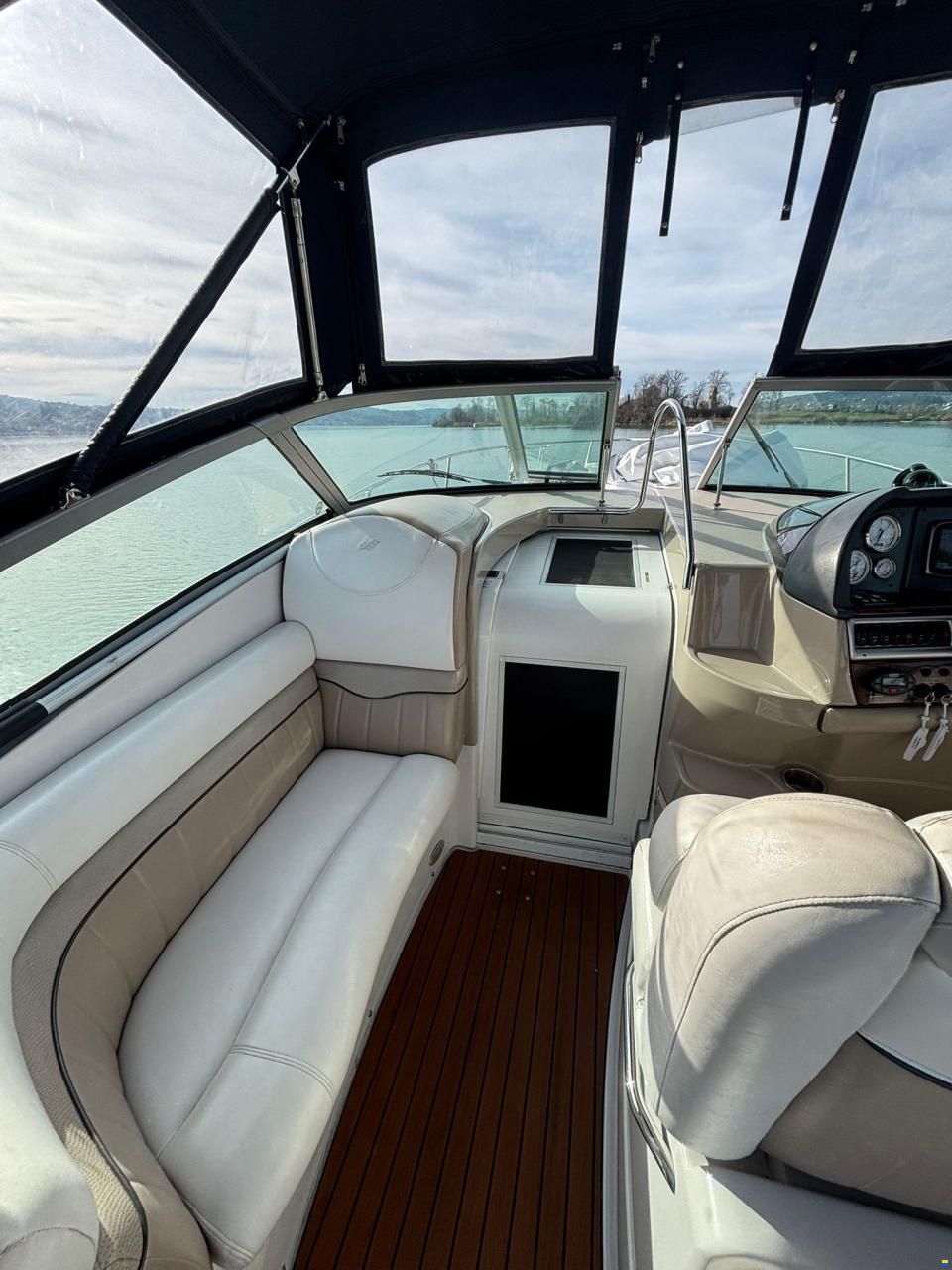 Four Winns Vista 318