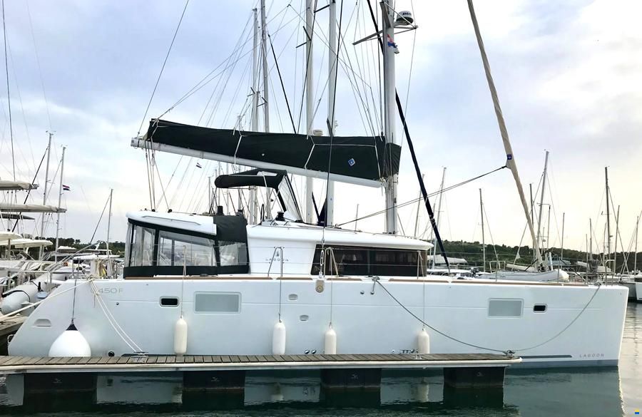 Lagoon 450 F