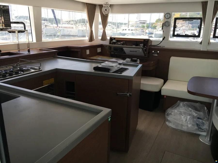 Lagoon 450 F