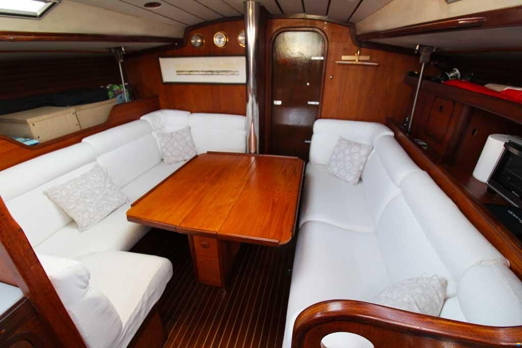 Beneteau First 42