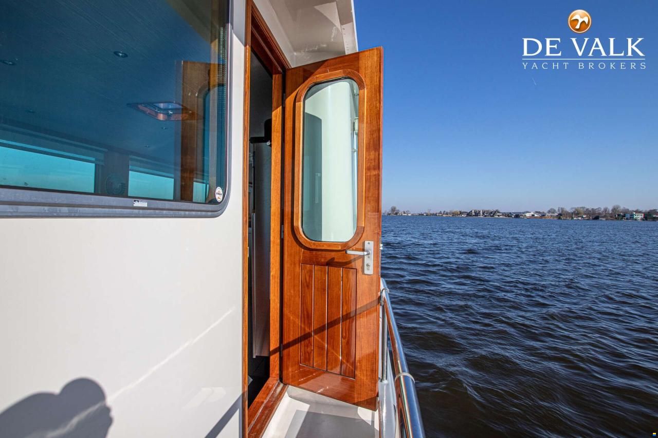 Custom Built Live Aboard 1800