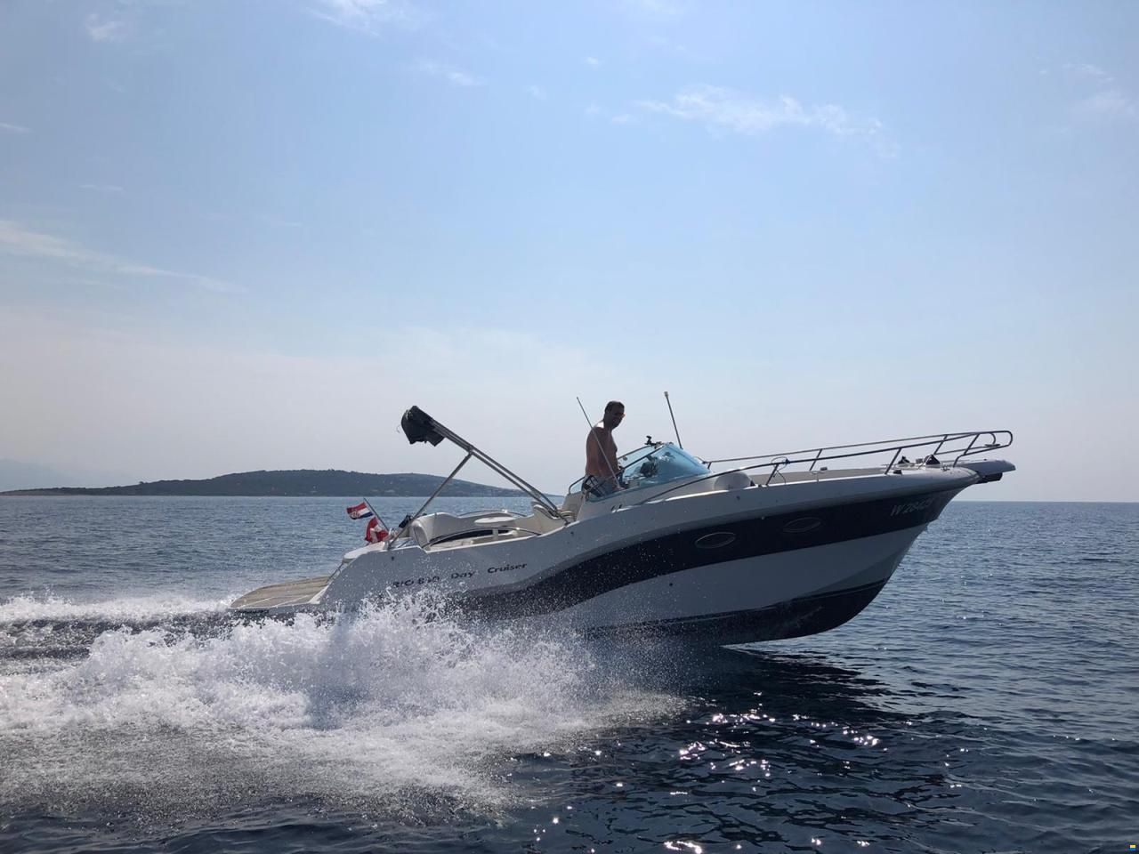 Rio 850 Day Cruiser