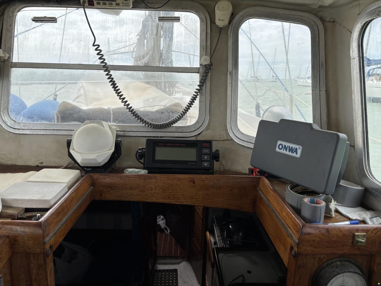 Fisher Boats 25