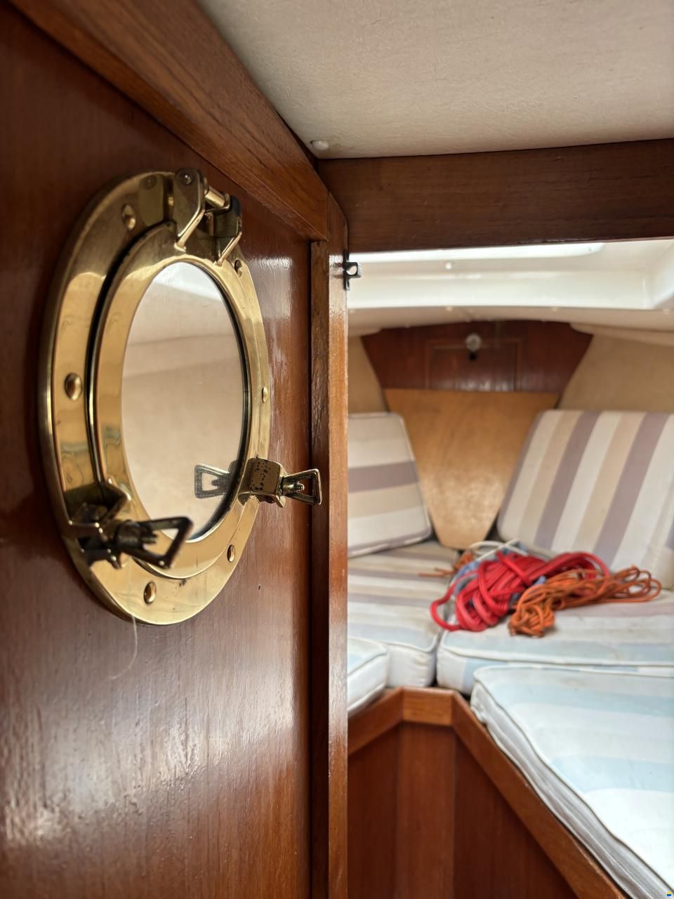 Fisher Boats 25