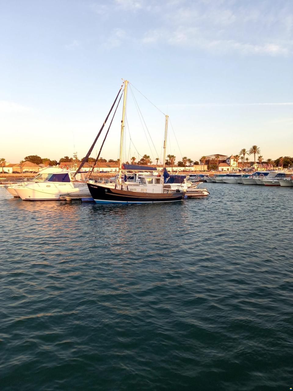 Fisher Boats 25