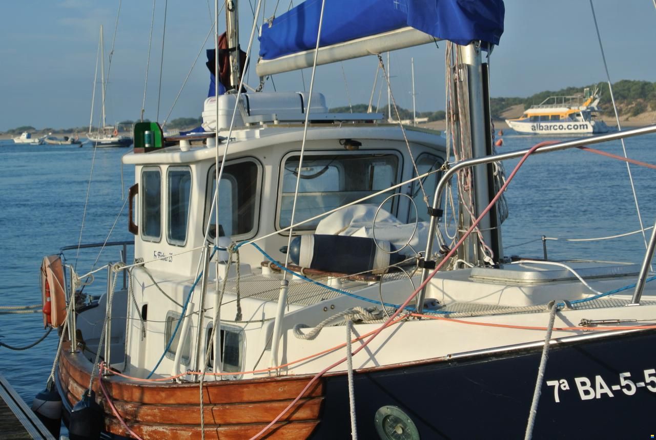 Fisher Boats 25