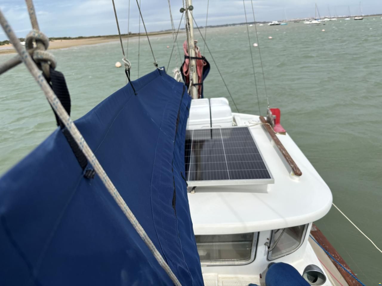 Fisher Boats 25