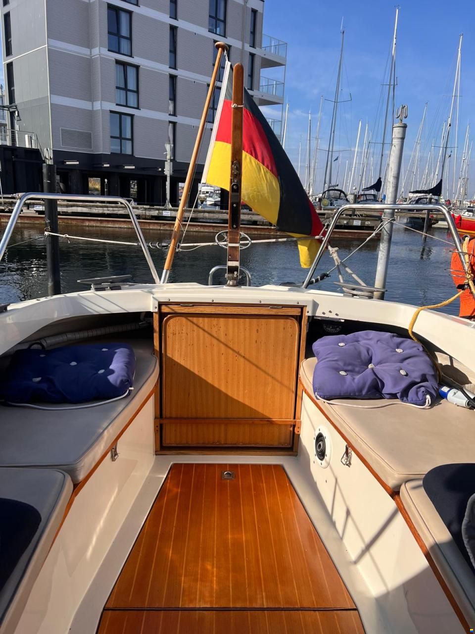 LM 28