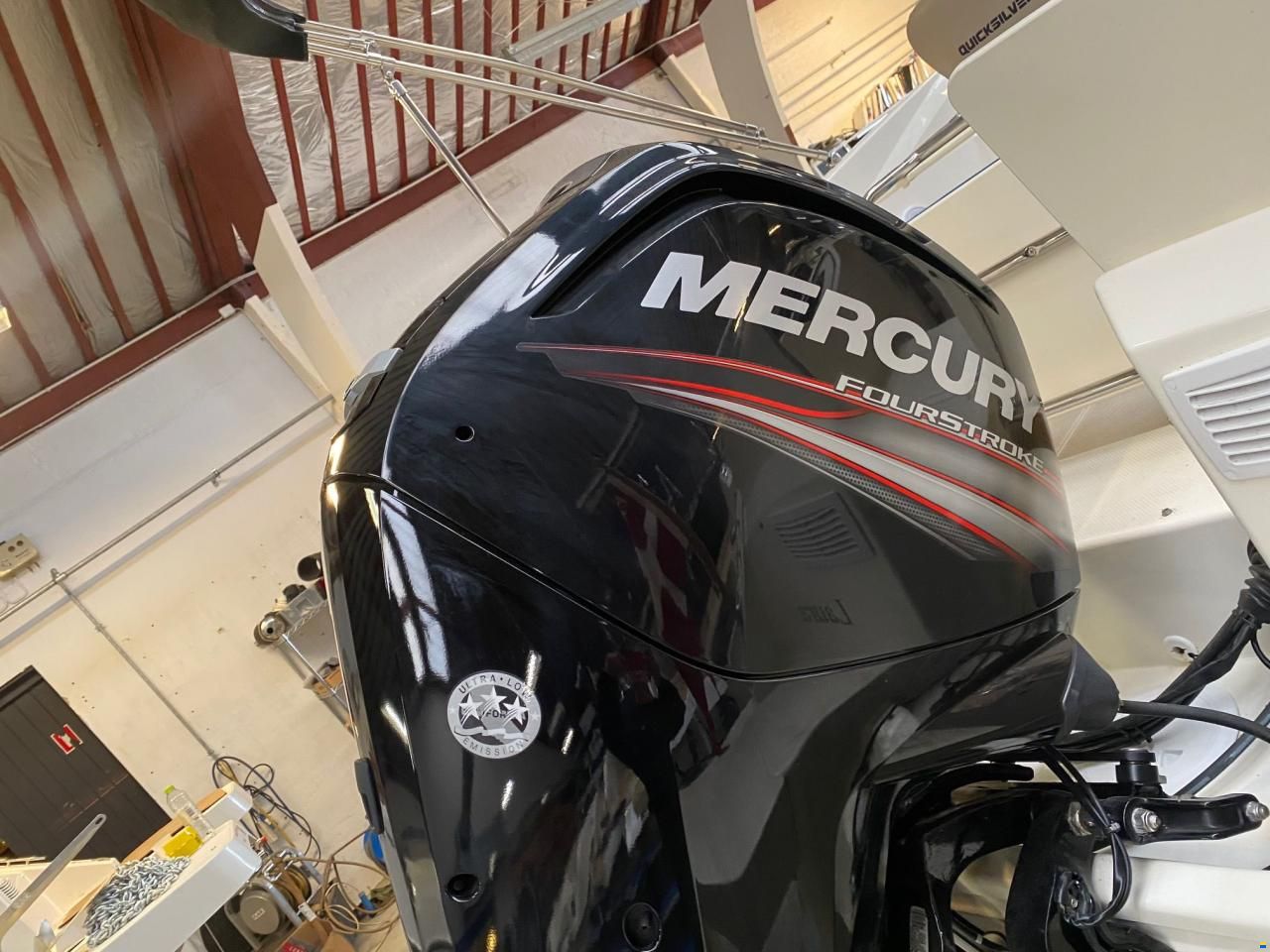 Quicksilver Flot Quicksilver 555 med Mercury 100 HK