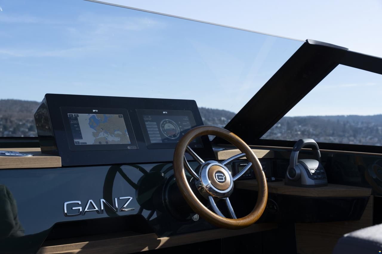 Ganz Boats Ovation 7X Cruiser