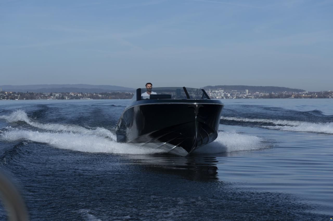 Ganz Boats Ovation 7X Cruiser