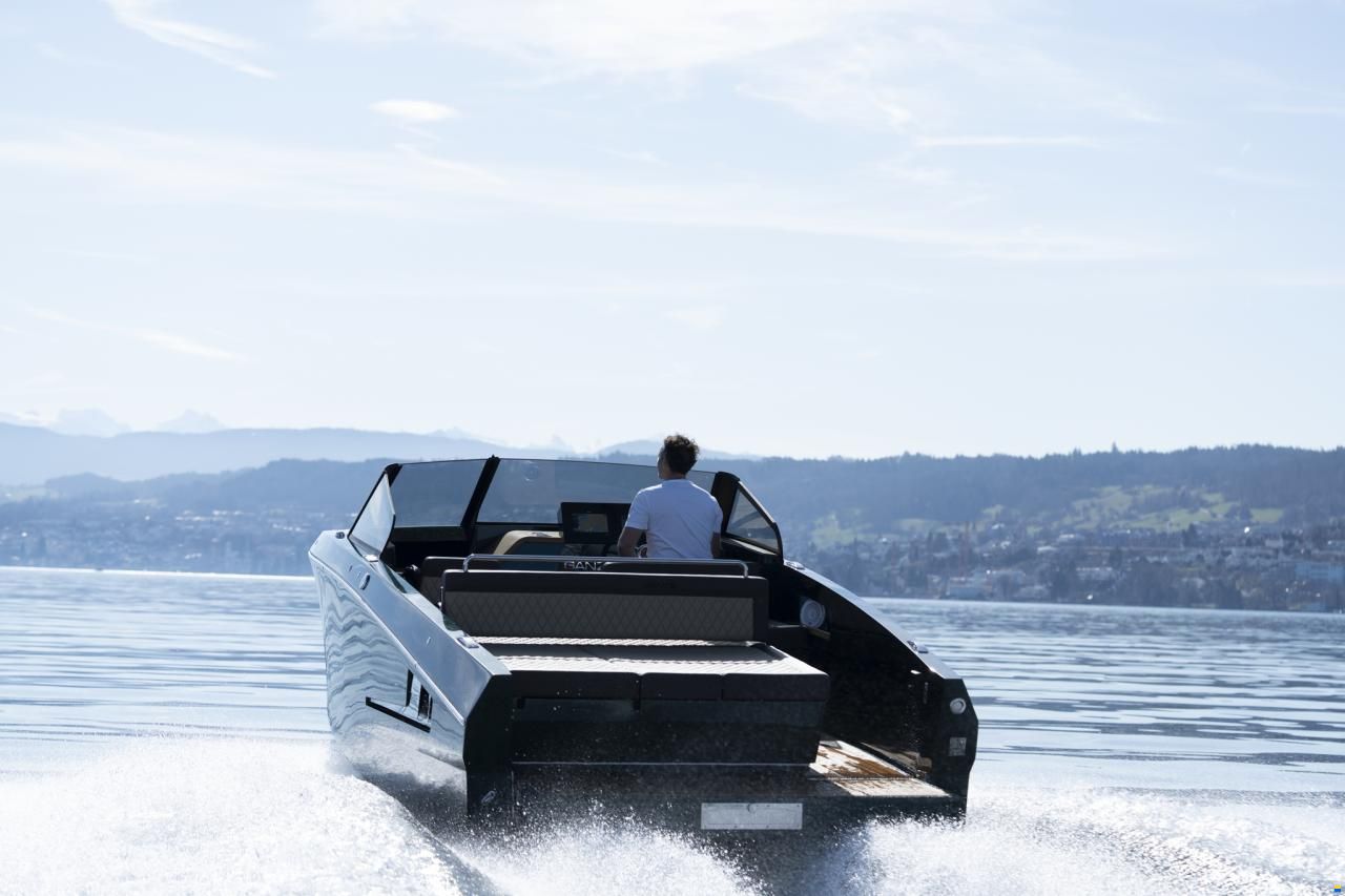Ganz Boats Ovation 7X Cruiser