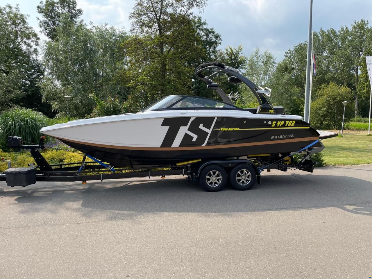 Four Winns TS 242