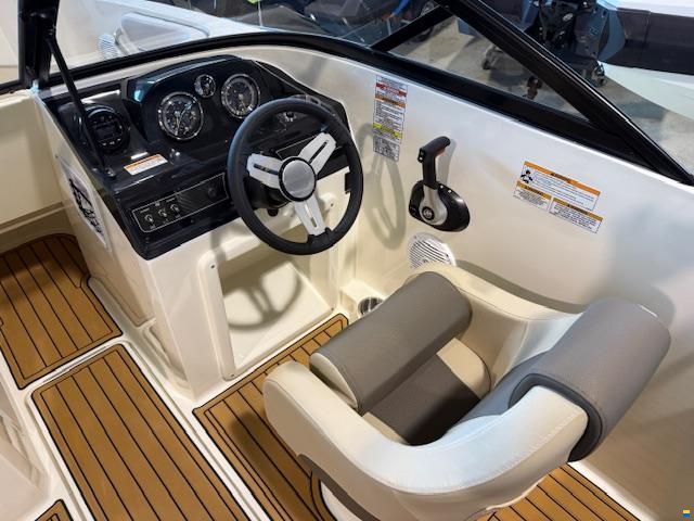 Bayliner VR4 Bowrider Outboard mit 115PS